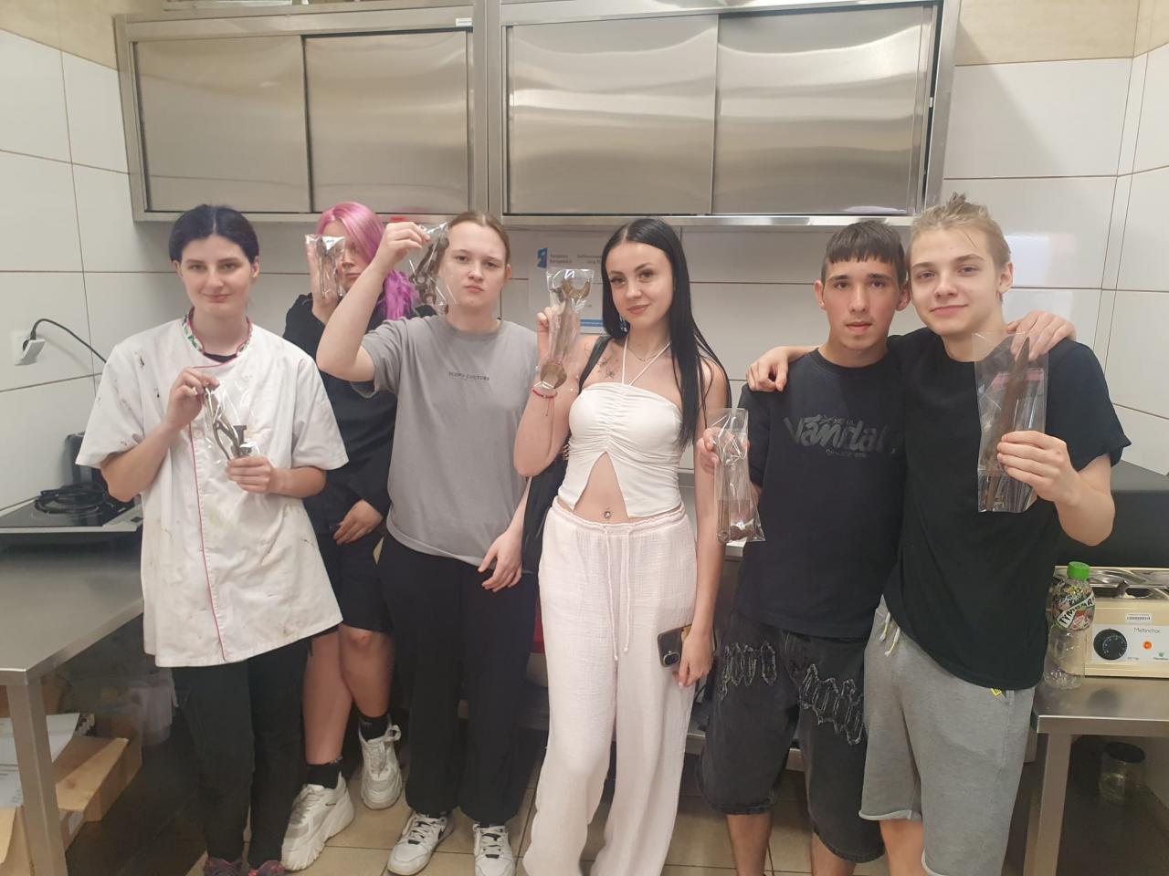 WlAFqk4VbryuSzvF8ryK5hrqm6_P.jpg